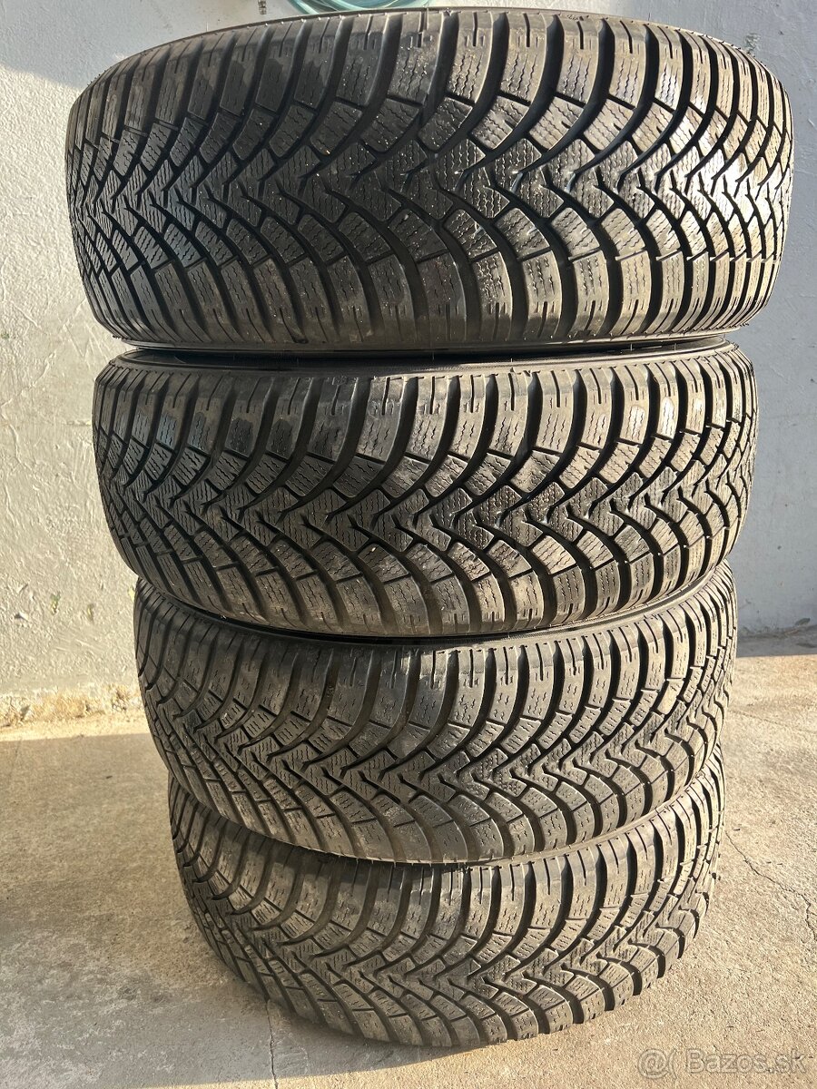 Falken Eurowinter HS01 215/60R17 100V