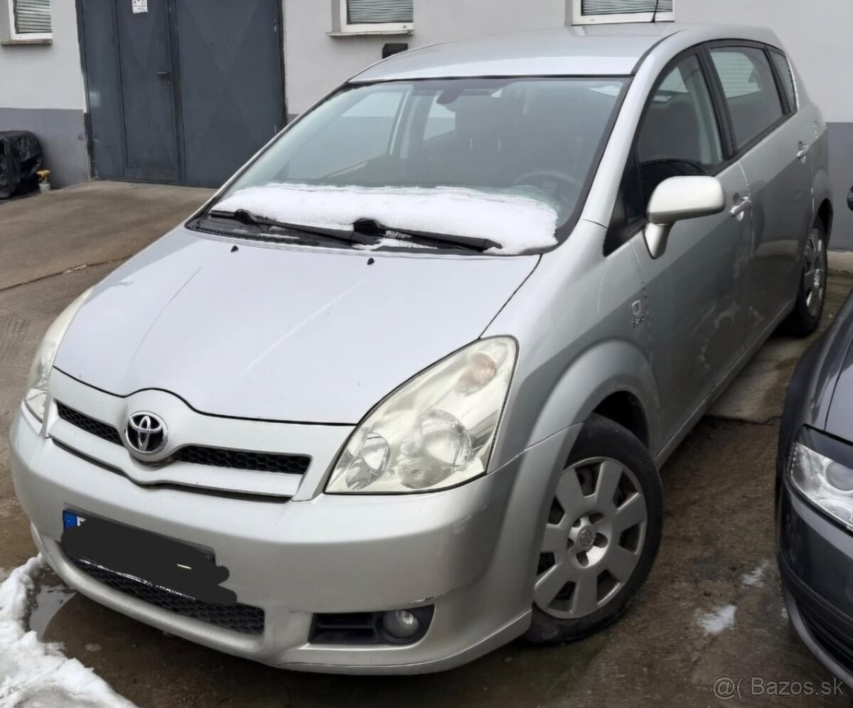 Rozpredám toyota corolla Verso 2.0 D4D 85kw