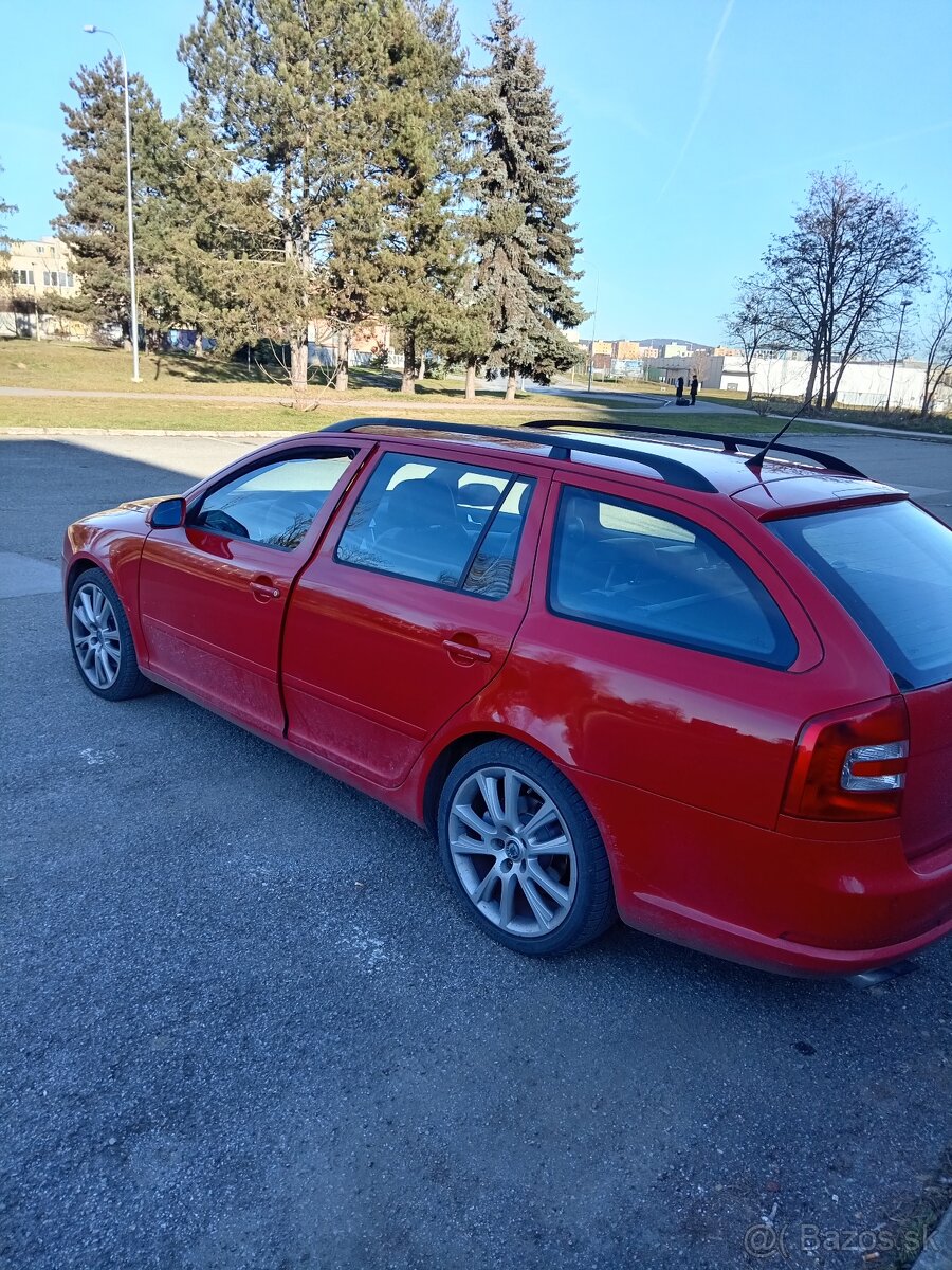 ŠKODA OCTAVIA COMBI RS 2.0TFSI 200 HP