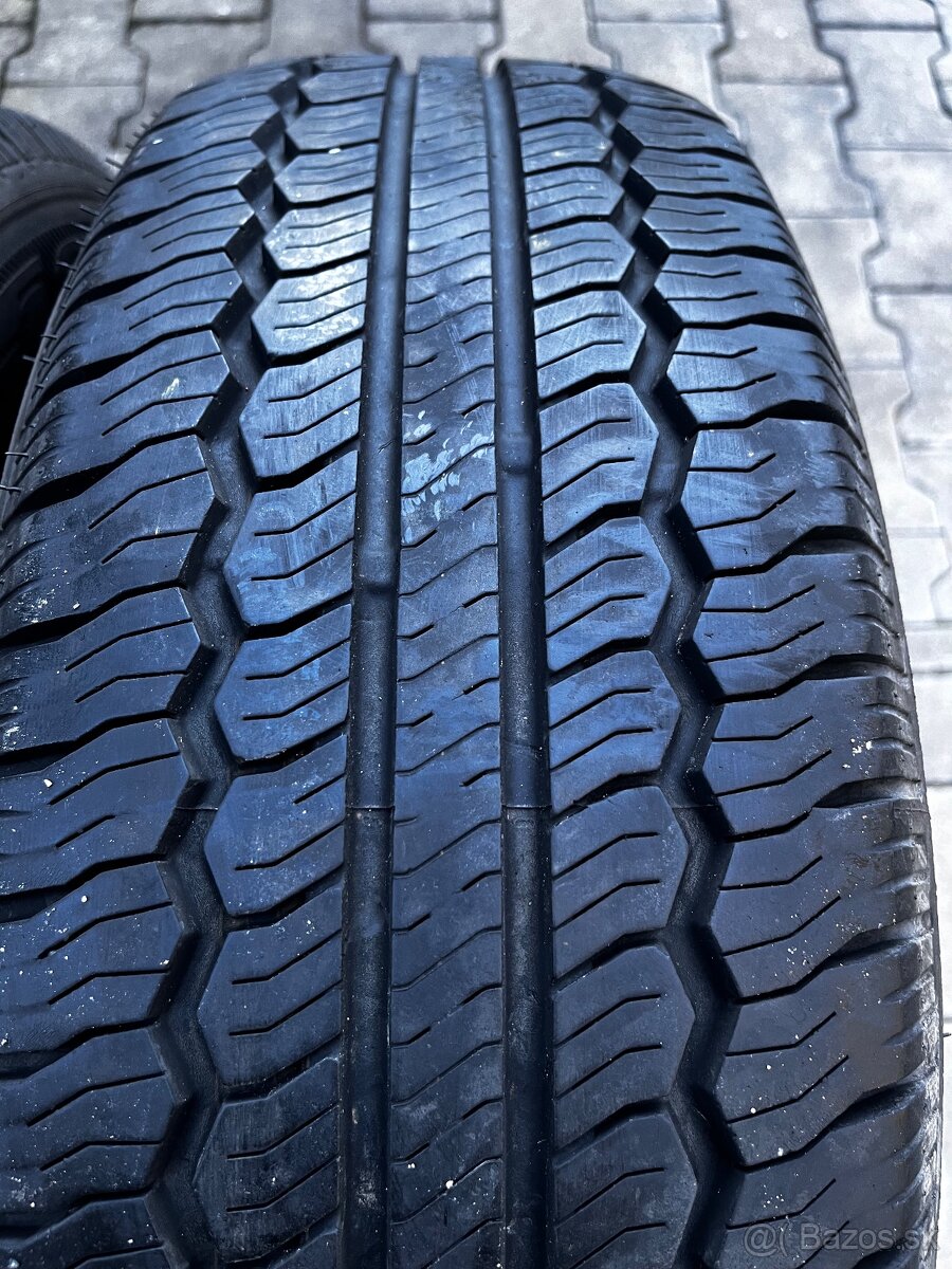 215/70R16 C Nexen a Hankook letne