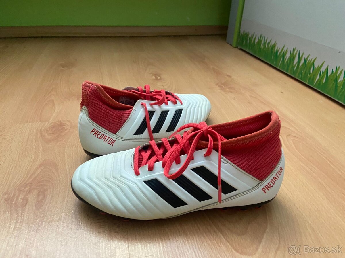 Adidas Predátor  kopačky V.35,5