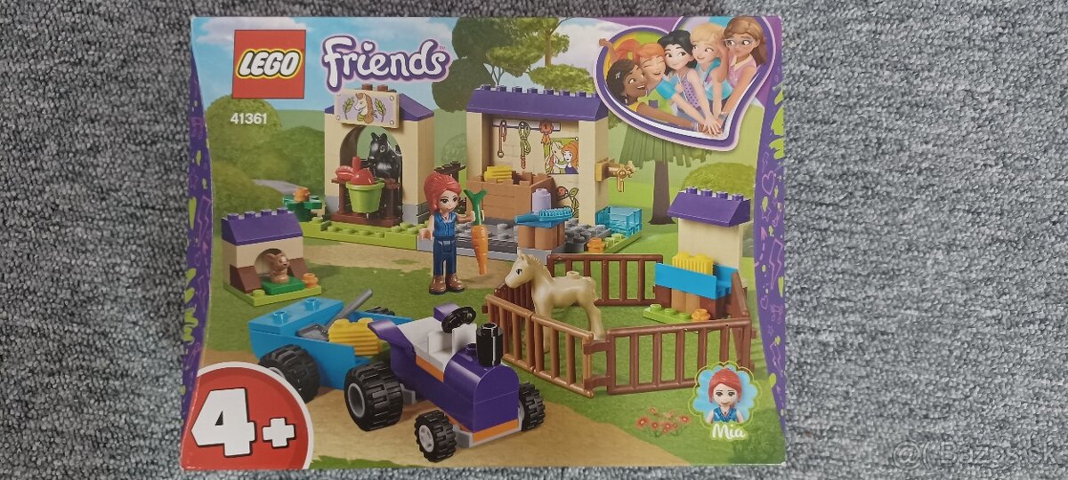 Lego friends mia a stajňa