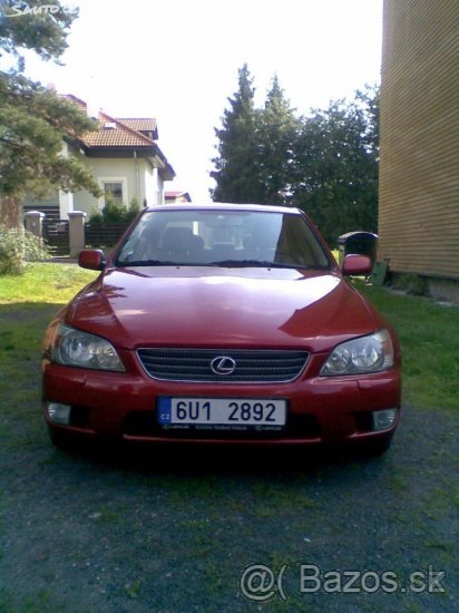 KOUPIM LEXUS IS 300 COMBI OD R.V.1999..