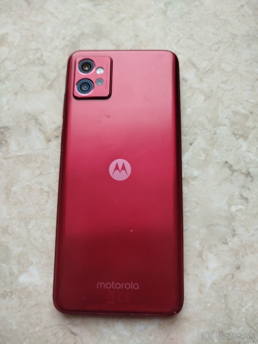 Motorola G 32, červený