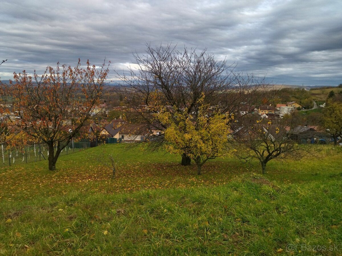 Na predaj krásny rozľahlý pozemok pod lesom, Cerová