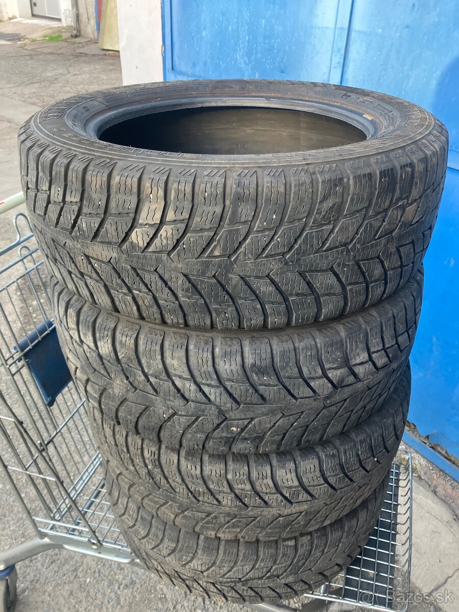 225/55R17C