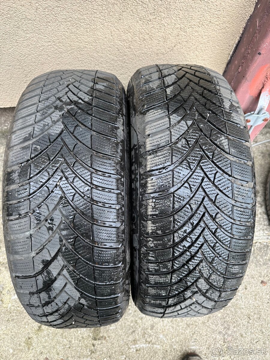 Semperit 215/55 r17 XL