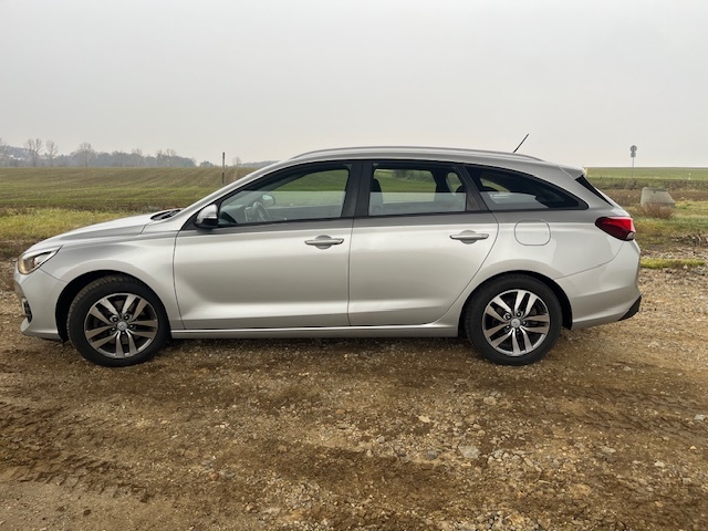 Hyundai i30 kombi comfort plus 1,6 crdi 85 kw, r.3/2019