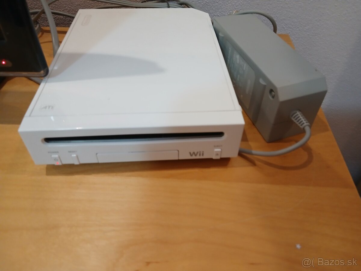 Nintendo wii s plnou výbavou a 12 hrami