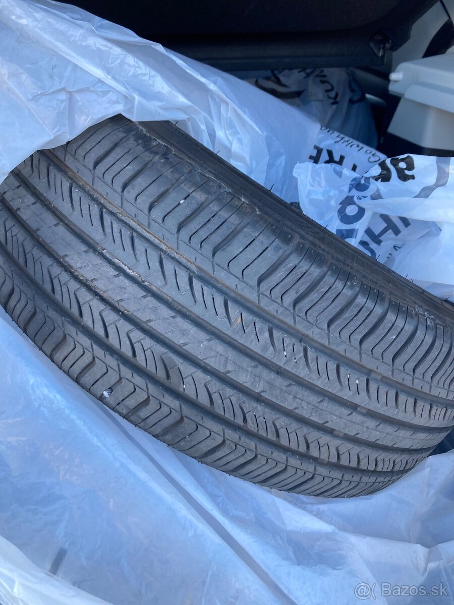 Celoročne 215/55 R17