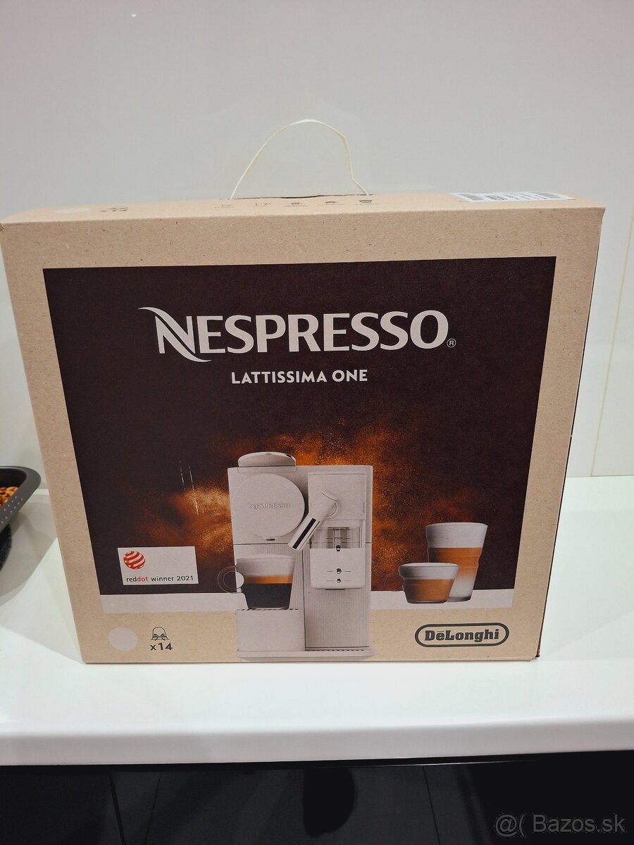 Kavovar Nespresso gran lattissima