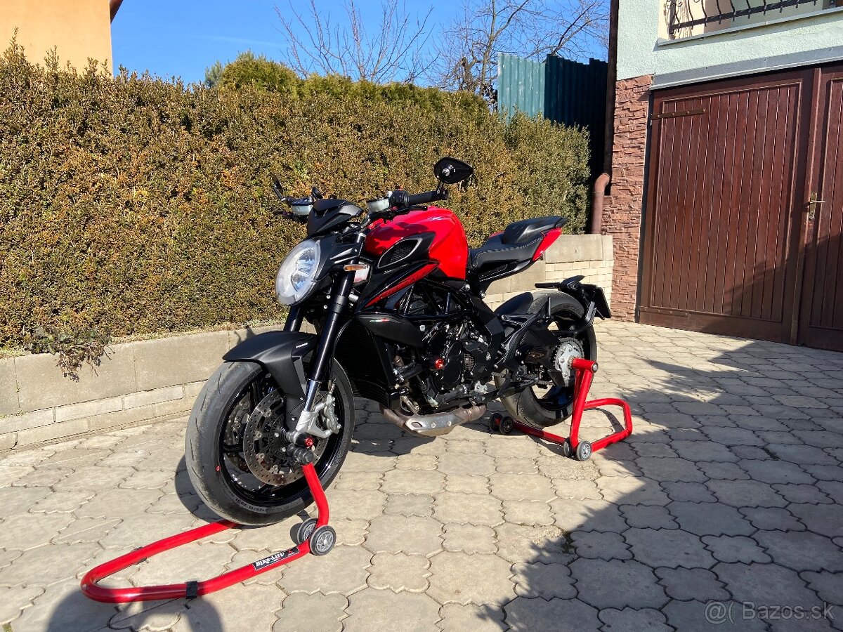 MV Agusta Brutale Rosso 800