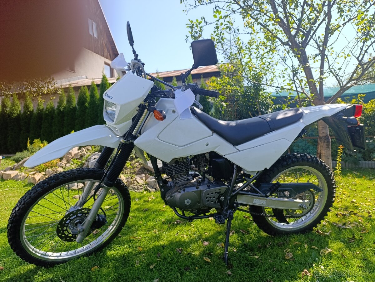 Suzuki 125 DR