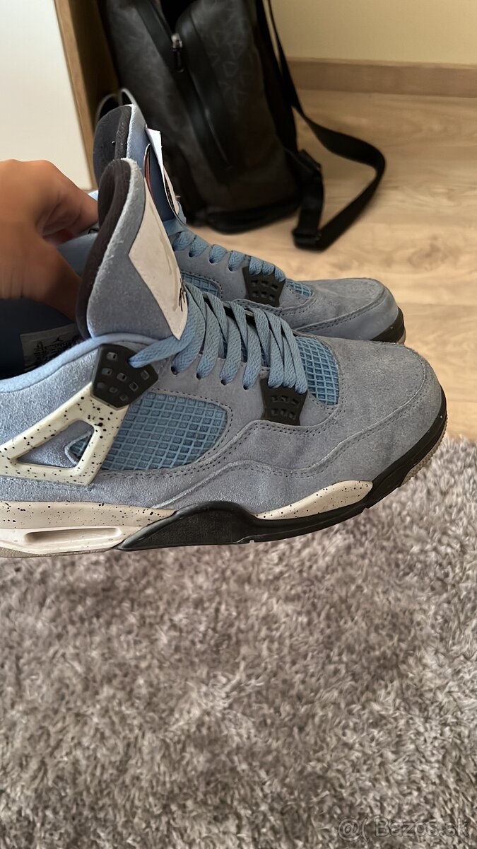 Jordan 4 UNC