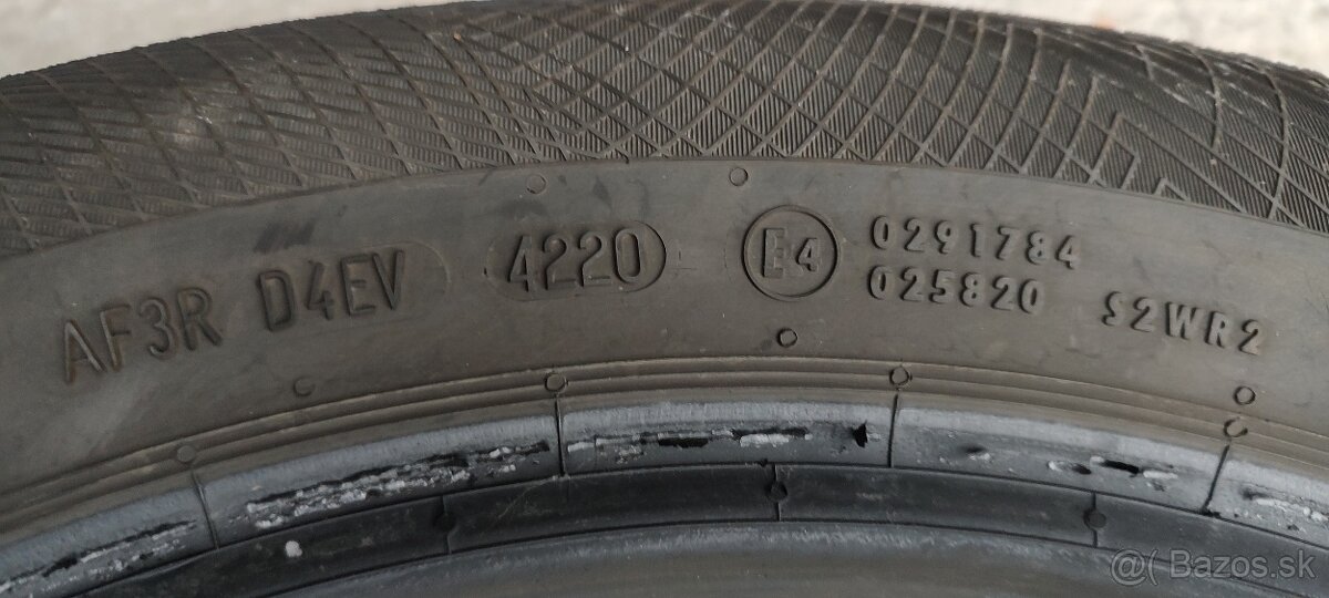 zimné 215/55R17 Continental