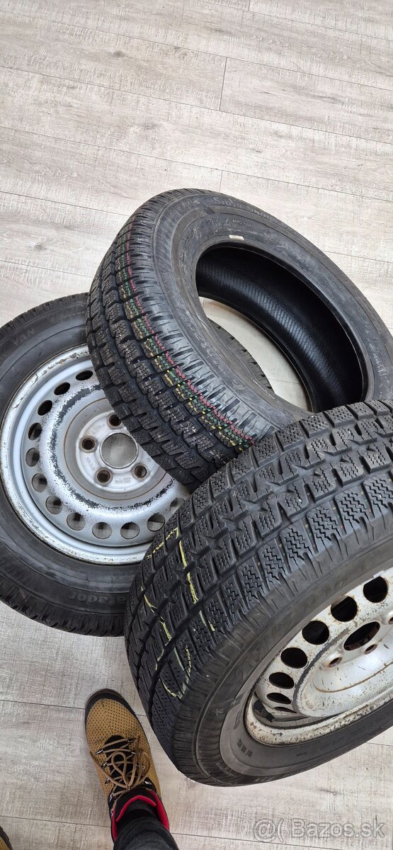 215/65r16 C