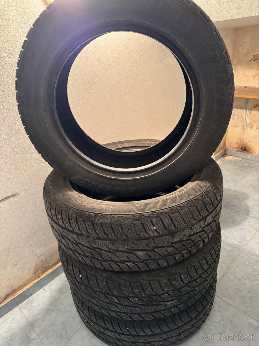 Predám zimné pneu 215/60 R17 H