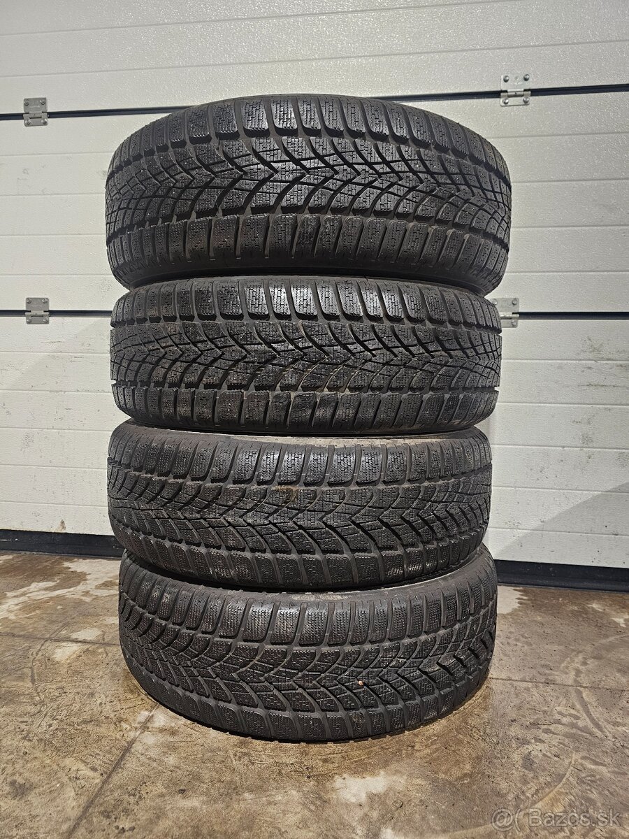 Zánovné Zimné Pneu Dunlop WinterSport4D 215/55 R18