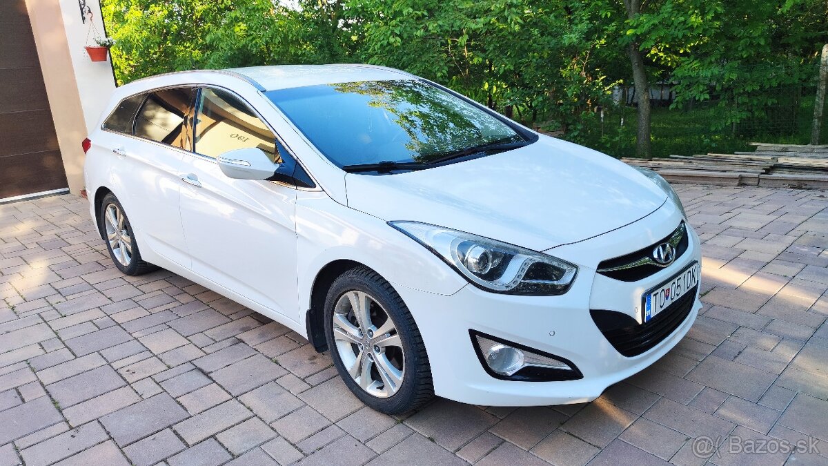 Hyundai i40 CW 1.6 GDI benzin + Dohoda