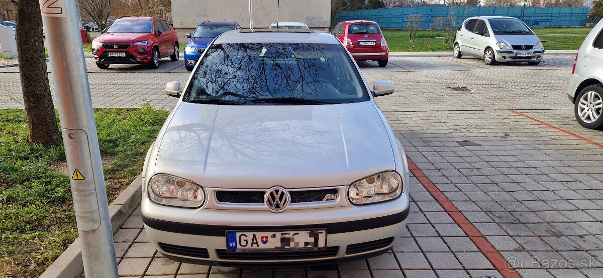 Predam Volkswagen golf 1.6 benzin 74 kw rok 2000