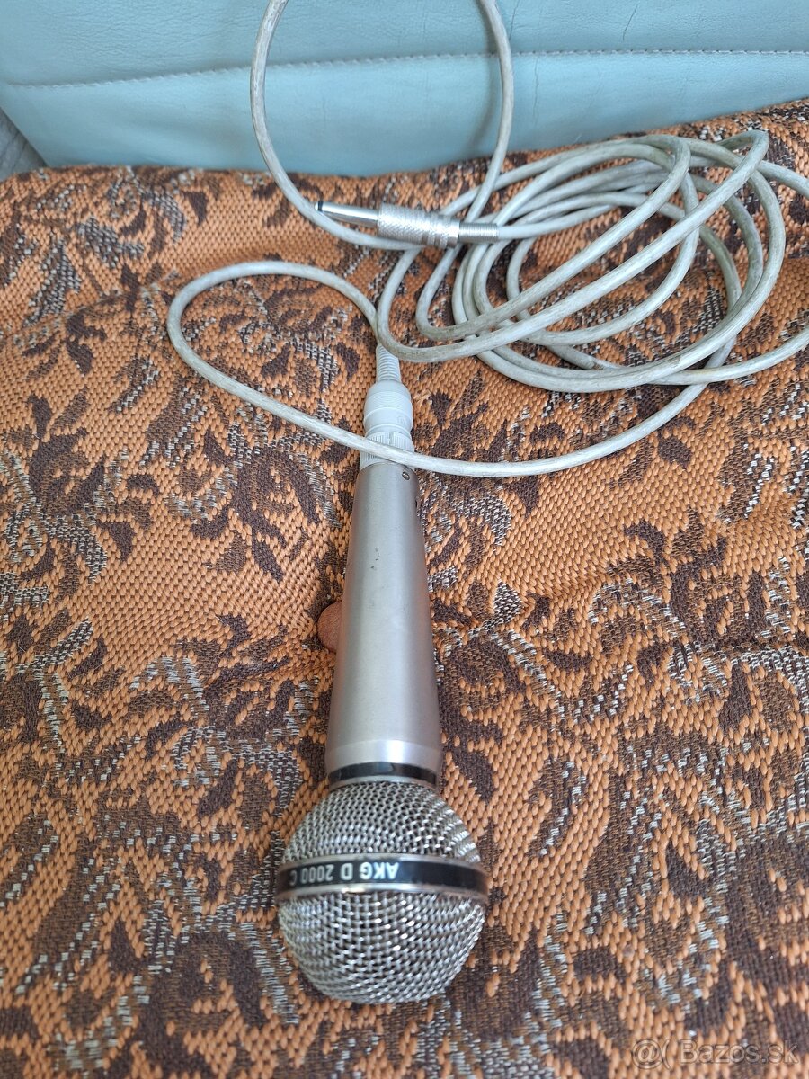 Mikrofón AKG a Shure