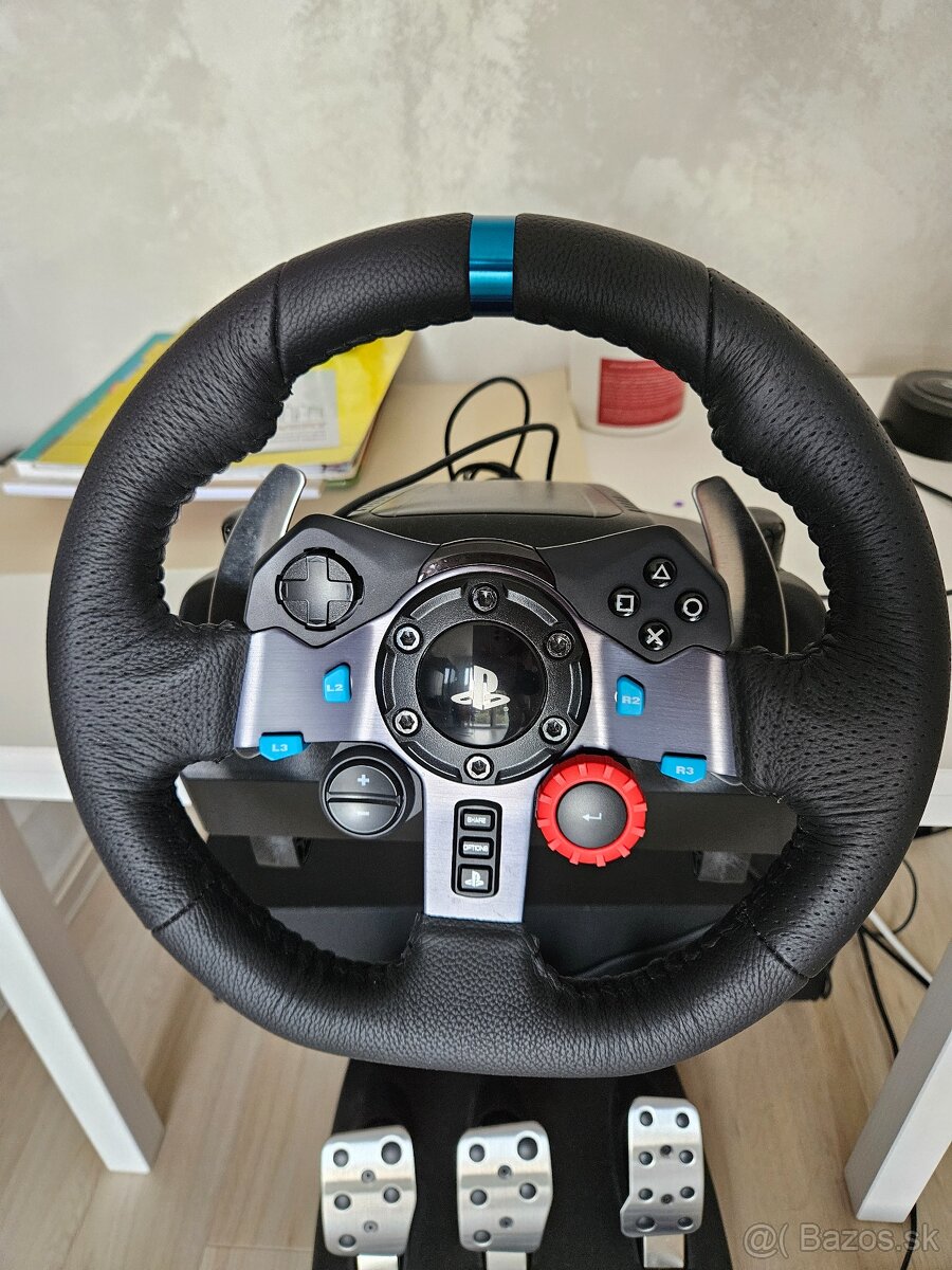 Logitech G29 Driving Force a radiaca páka