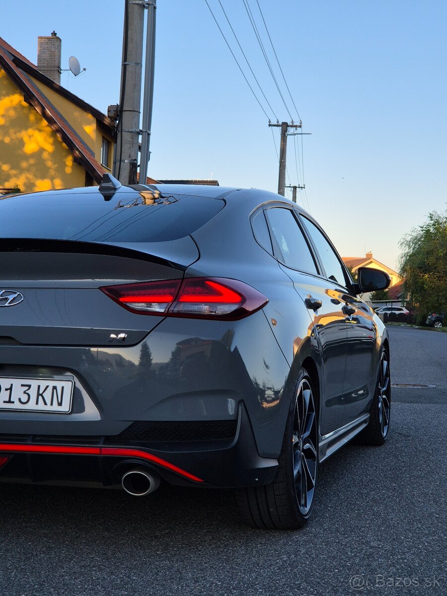 Hyundai i30N Performance fastback, 275 koní, r.2019