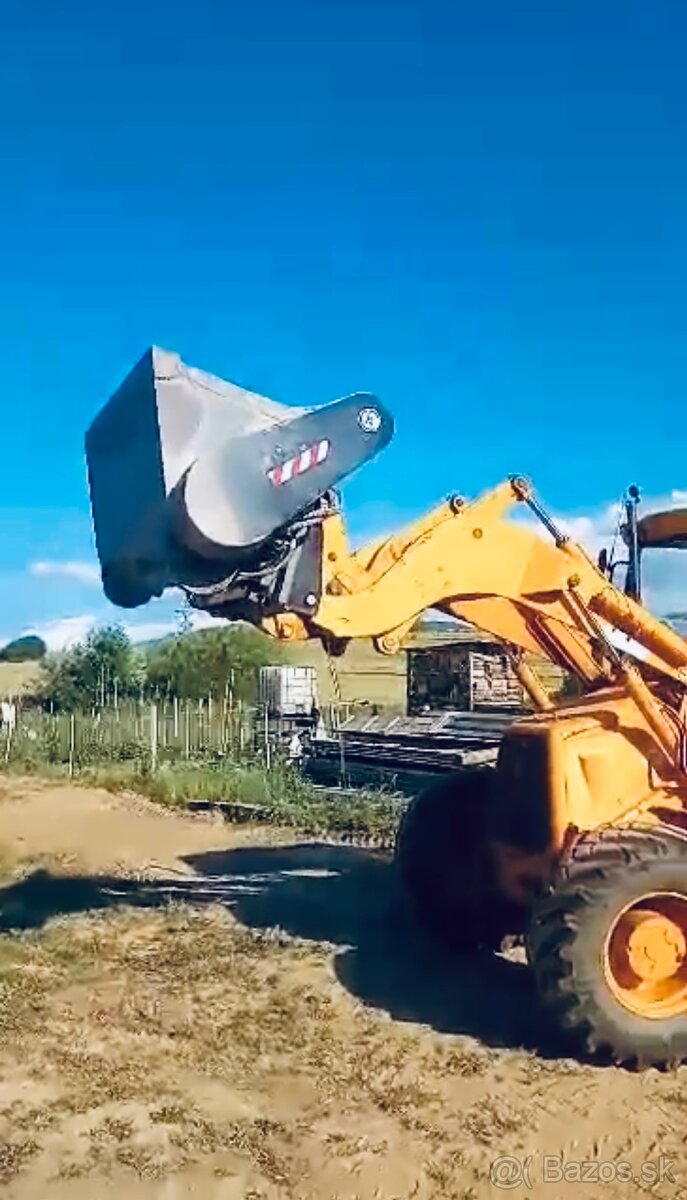 Betonovanie mixovacou lyžicou Jcb 2dx/ bobcat turbo