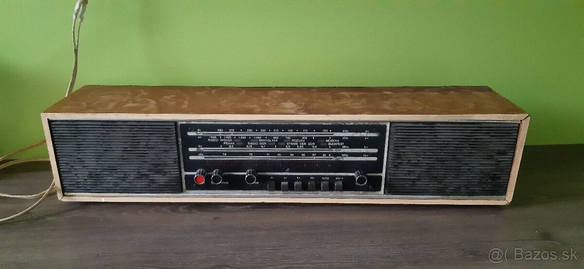 Retro radio