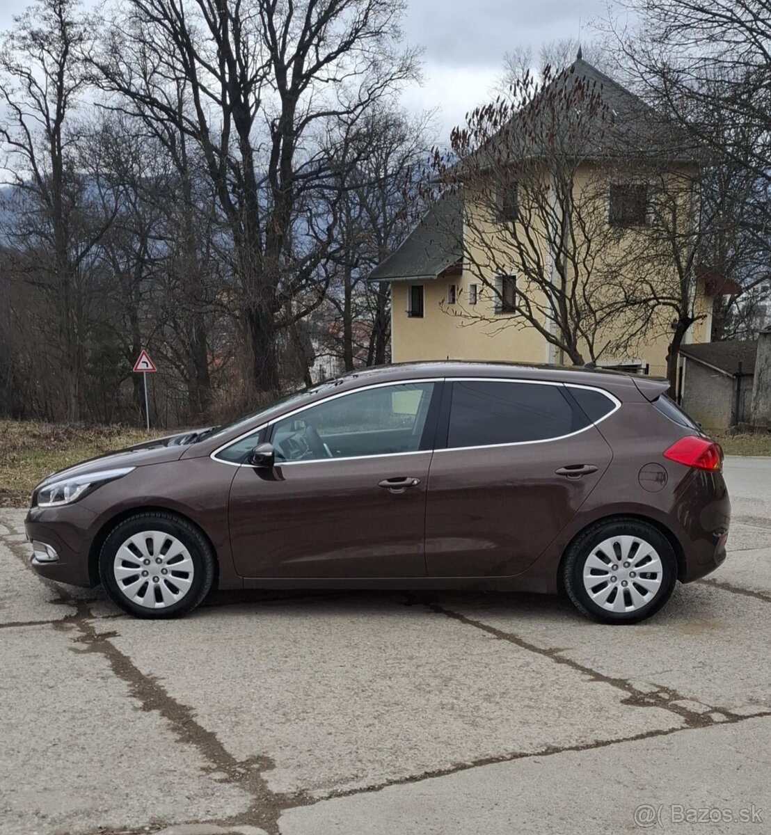 KIA CEED 1,4i 87 000KM,9/2014, BENZÍN, KÚPENÁ NA SLOVENSKU