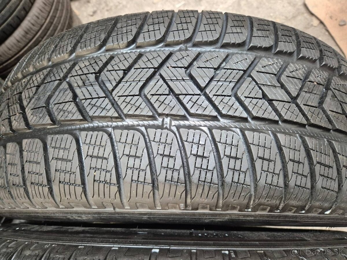 235/65 r17 zimné 4 ks PIRELLI dezén 7,8 - 7,6 mm DOT2020