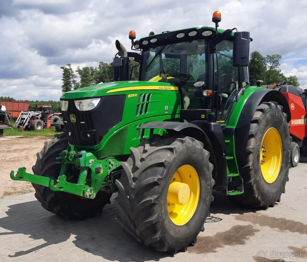 John Deere 6215R AP