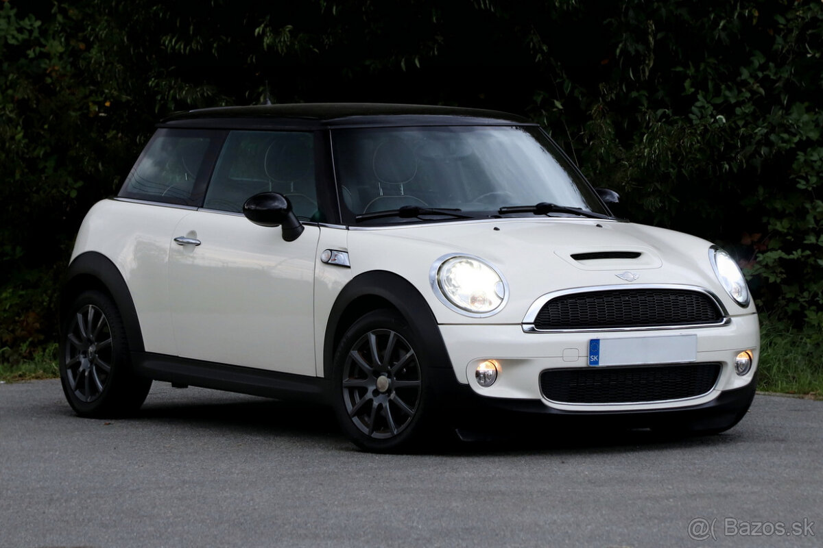 MINI Cooper S R56 1.6i 175 koní Chili