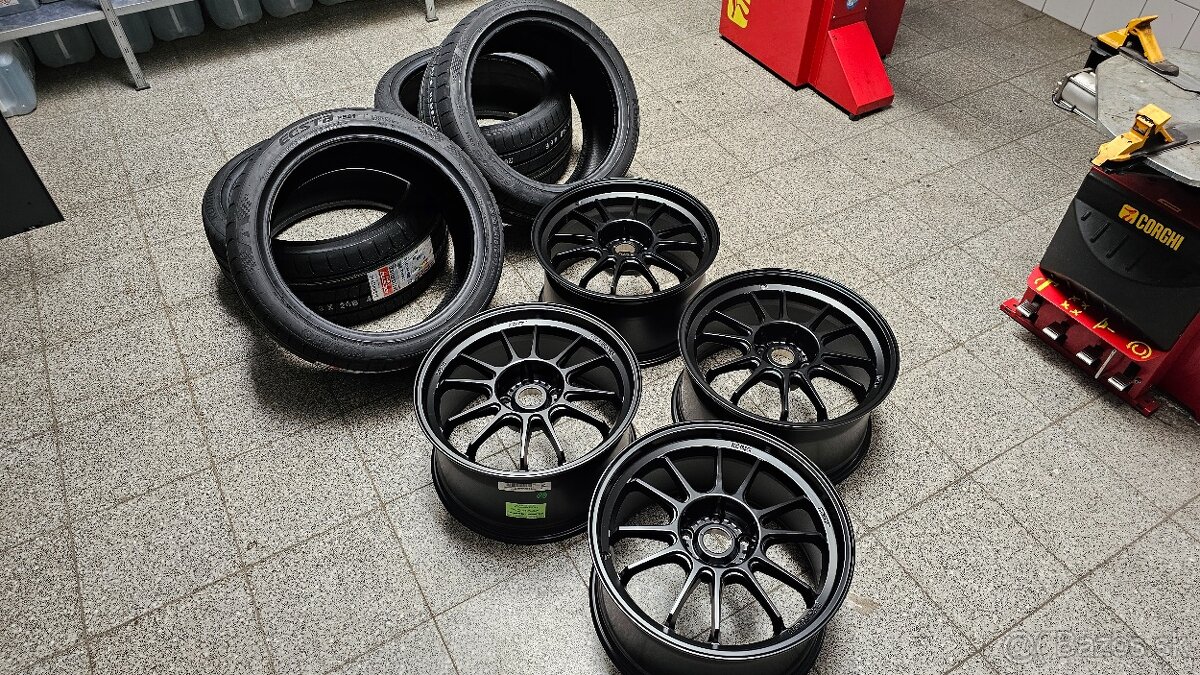 KONIG Hypergram 9,5x18 5X120 ET35 Matte Black 265/35R18