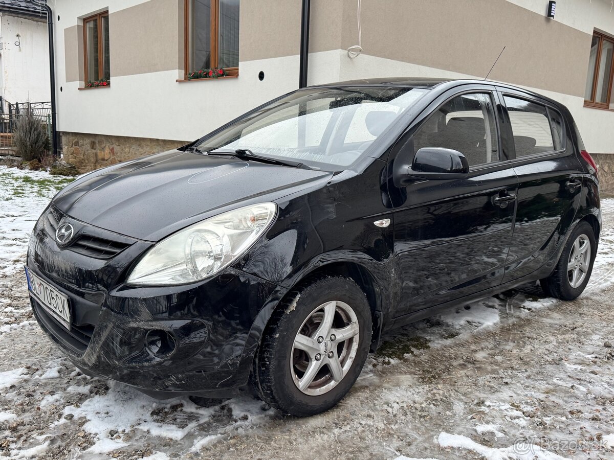 Hyundai i20 1.2 benzin 2011 PLNE POJAZDNÉ