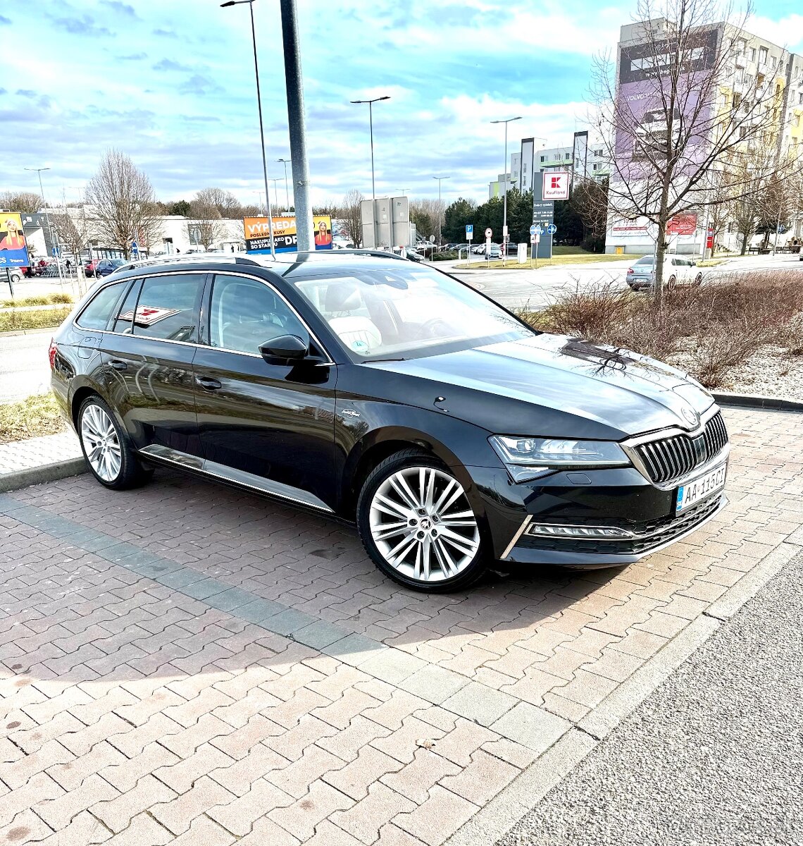 Škoda Superb Combi 2.0 TDI SCR L&K 4x4 DSG webasto/pano/virt