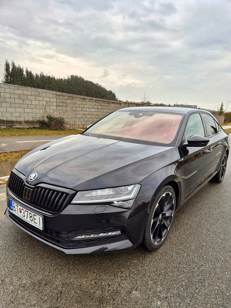 Škoda Superb 2.0 TSI benzín Sportline 140kW r. 2022