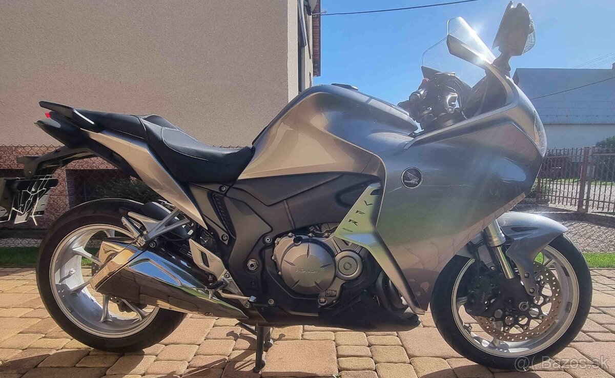 Predám HONDA VFR 1200 F