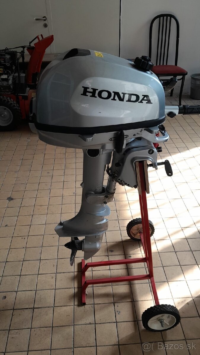 Lodný motor Honda