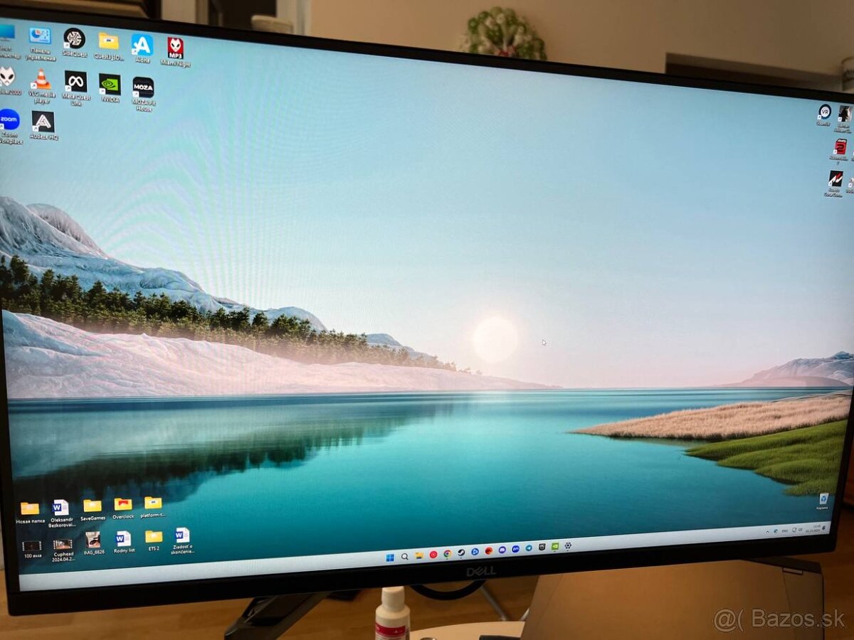 27 Dell Gaming G2724D Monitor