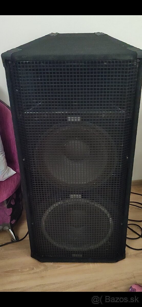 Predam 2x kopiu repro JBL