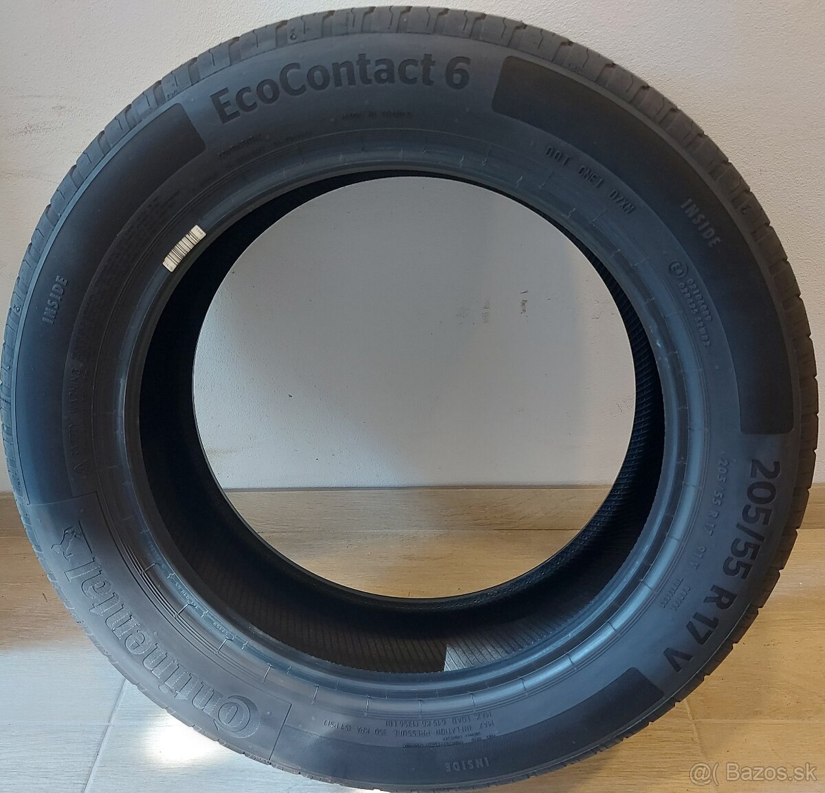 Špičkové, takmer nejazdené letné Continental - 205/55 r17Na