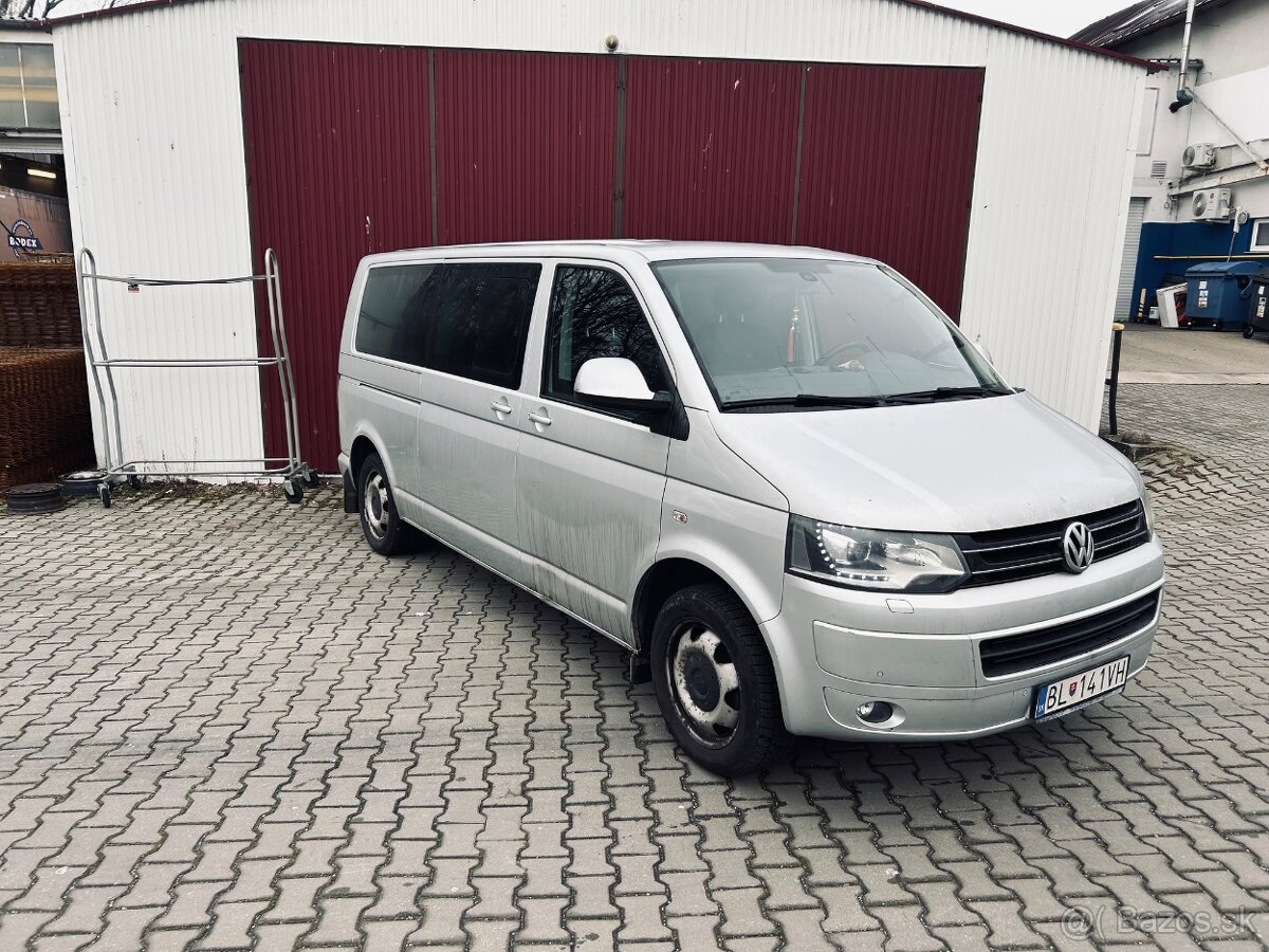 Volkswagen Caravelle 4Motion DSG 9 miestme