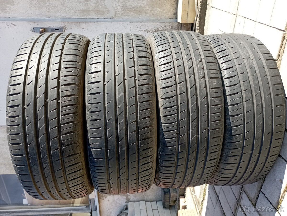 215/55/17 Hankook letné pneu 4ks