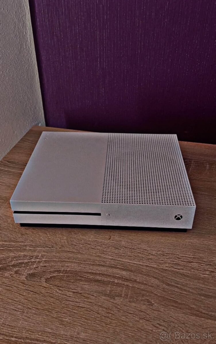 Predám Xbox One S 1TB