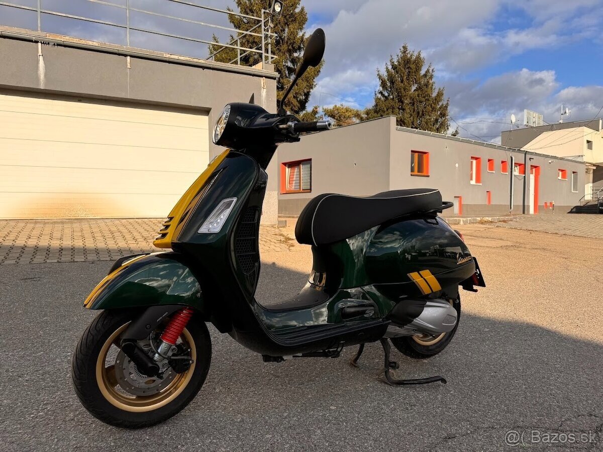 2022 PIAGGIO VESPA 300 GTS HPE RACING SIXTIES 3000 km