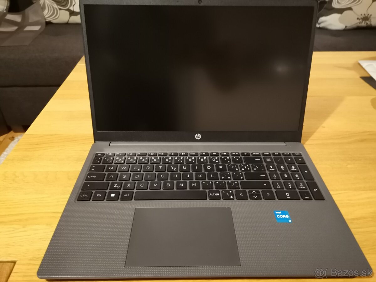 Notebook HP 250 15,6" G10/i3/8GB/512SSD/W11