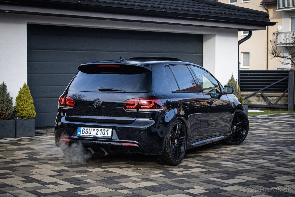 Golf R 2.0 TSI 4Motion 265kW, originál úprava APR, HF karbon