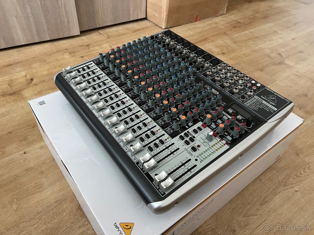 Behringer XENYX QX2222 USB Analógový mixpult