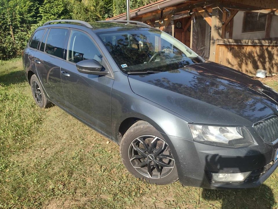 Škoda Octavia 1.6 TDI M6, 2014, Výhrev, Klíma, Navi